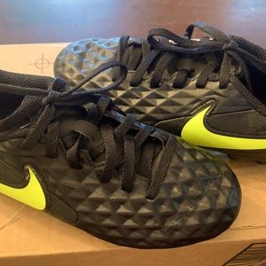 Boys Nike Soccer cleats, Sz 13.